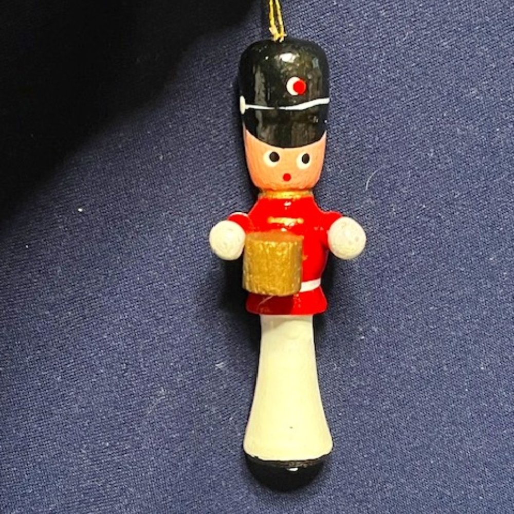VTG Wooden Drummer Christmas Ornament Avon Gift Collection 3.25"
